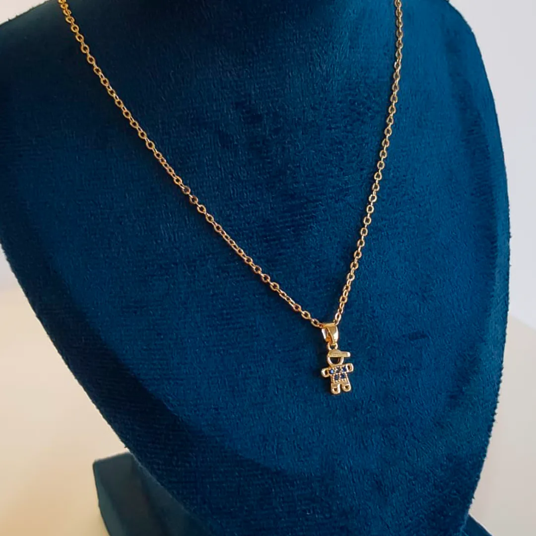 Colar com Pingente de Ursinho Dourado com Pedras