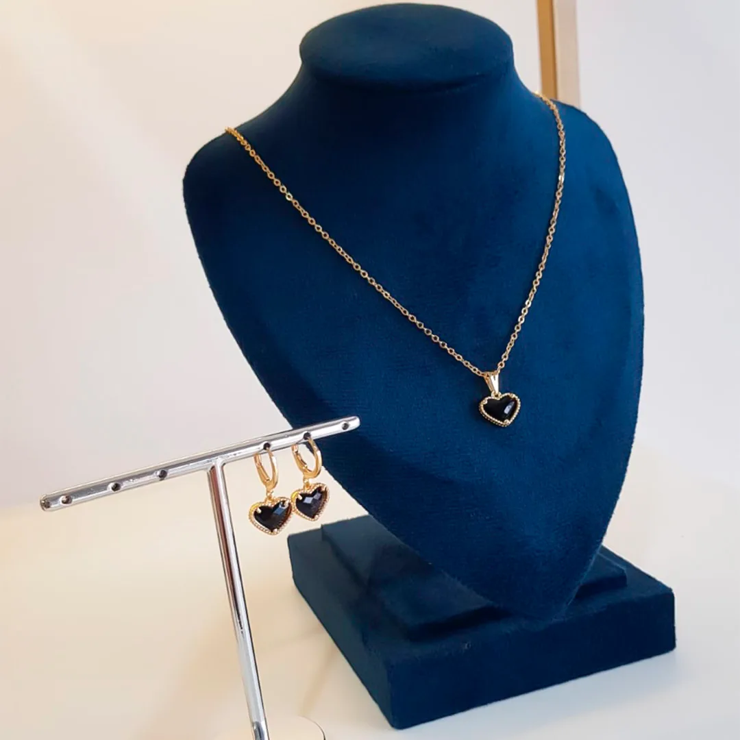 Conjunto Colar e Brinco Coração Pedra Preta