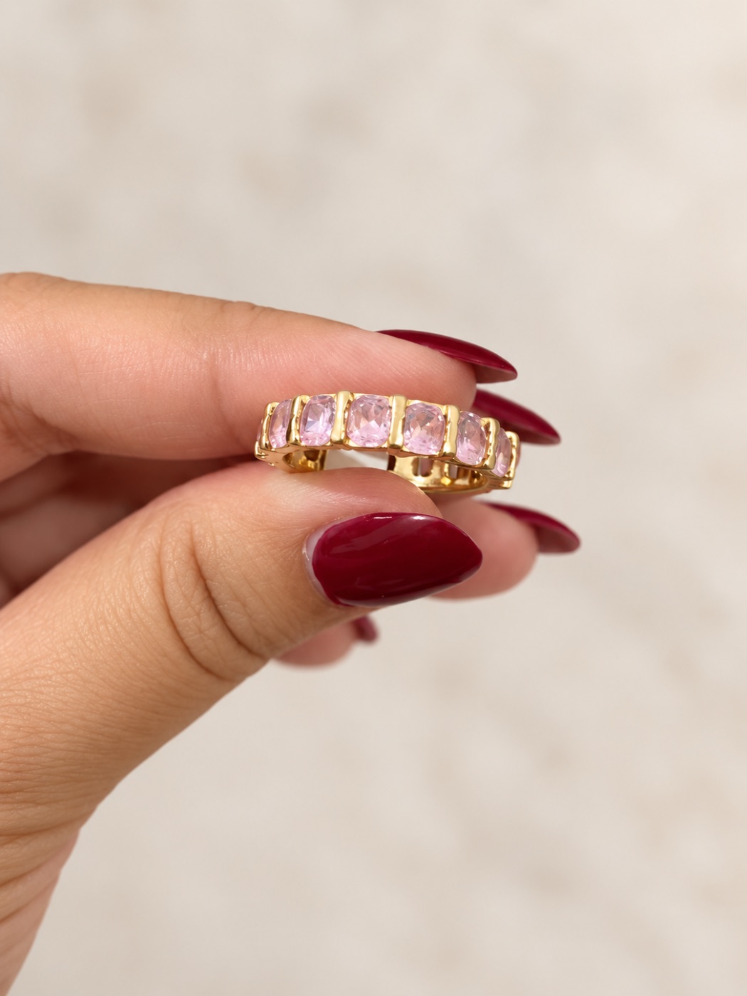 Anel Eternity Carré Rosa com Banho de Ouro 18k
