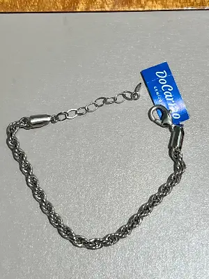 Pulseira de Corrente Torcida Prateada