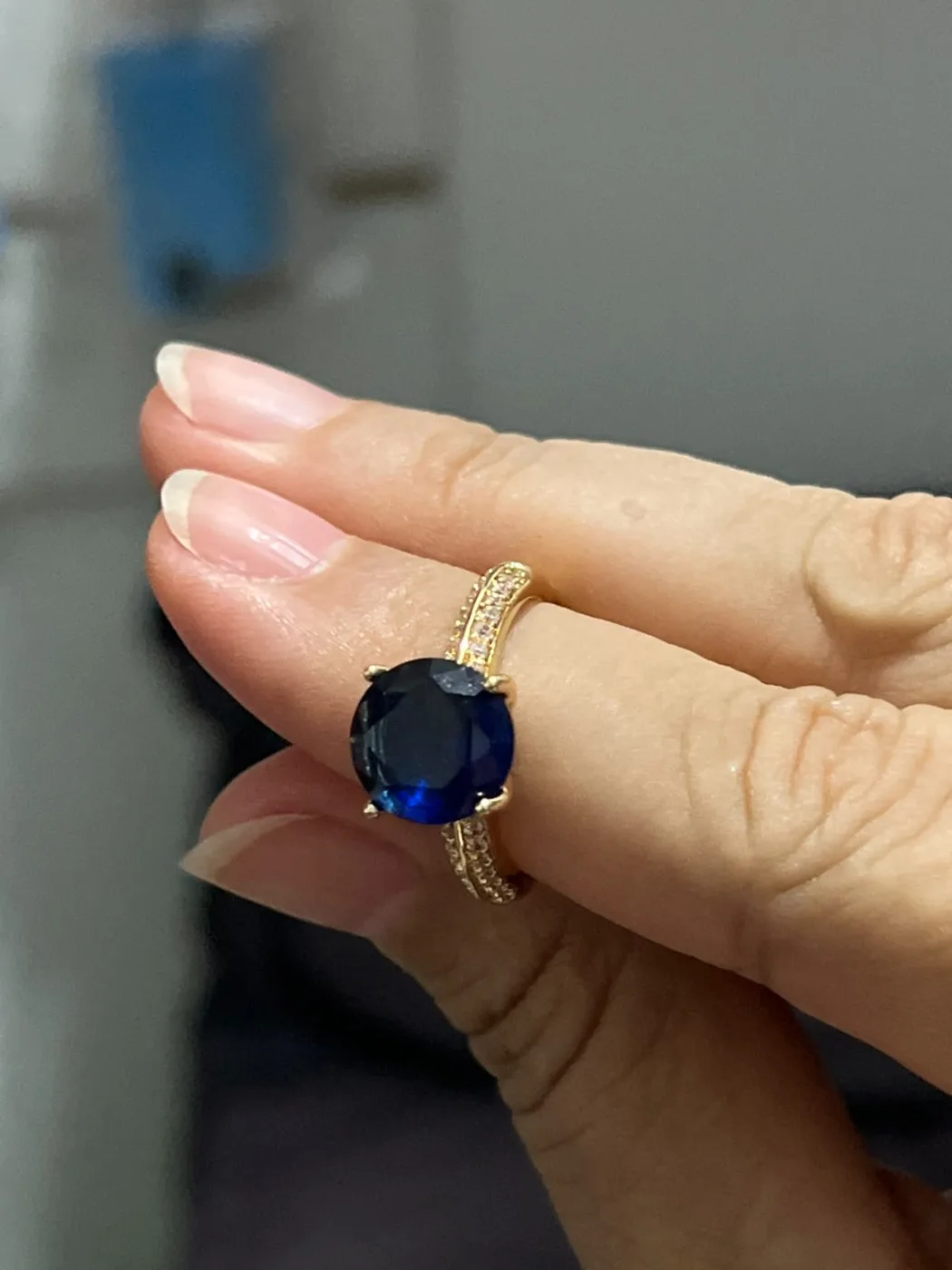 anel com pedra azul redonda/zirc/16