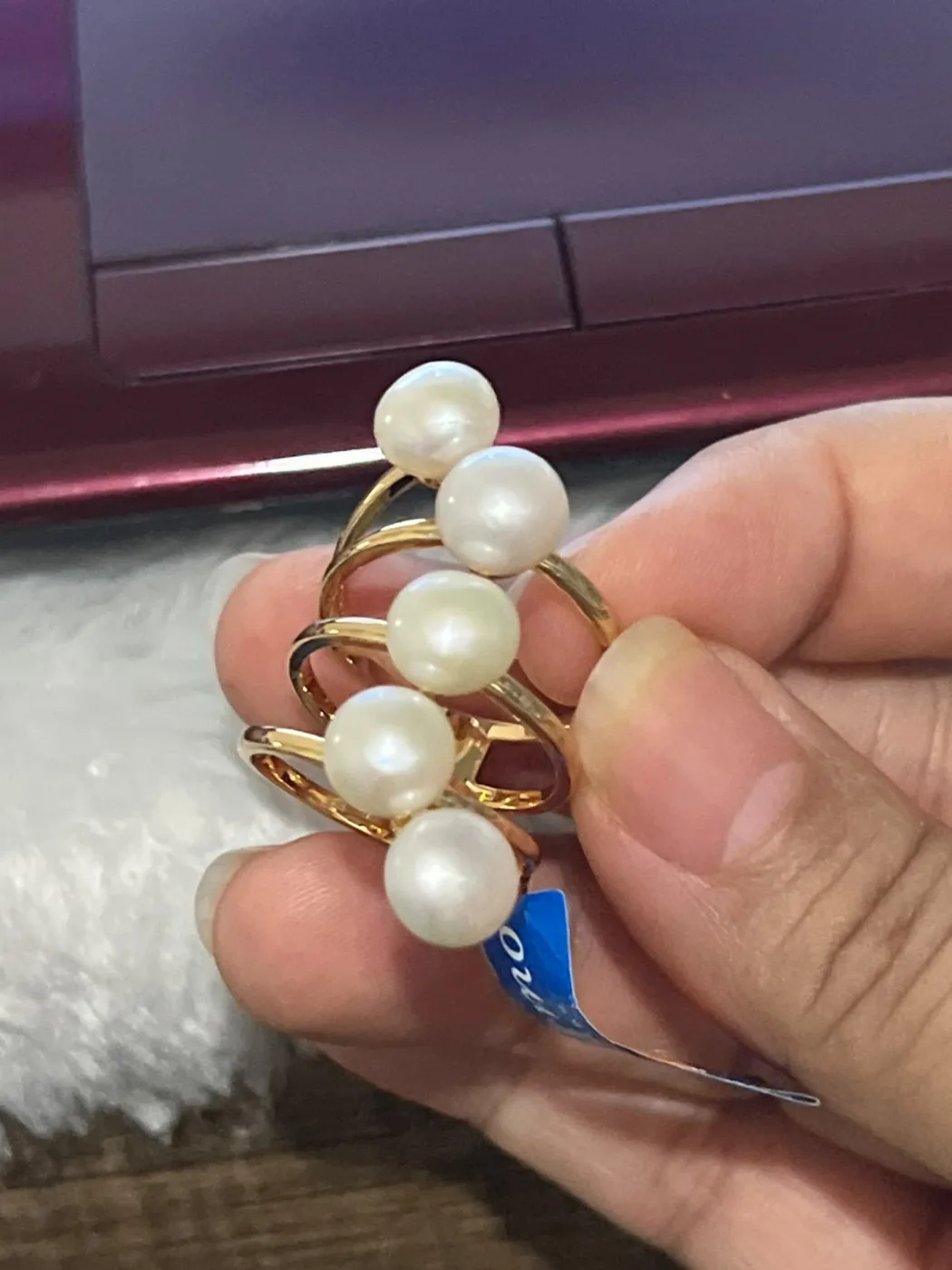 anel com pérolas redondas
