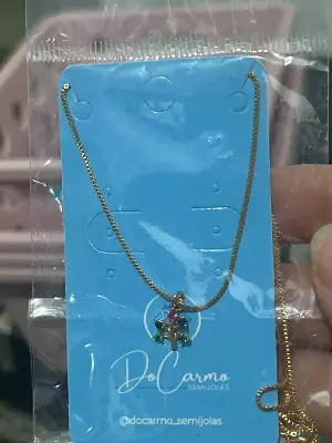 colar com pingente árvore colorida