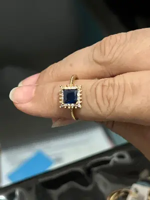 anel com pedra quadrada azul/crav/17