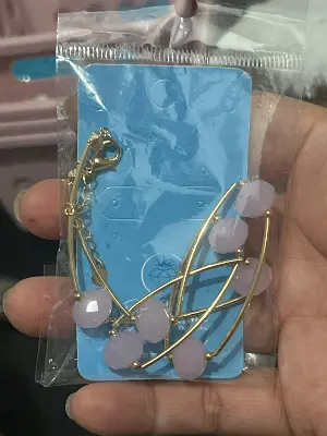 Colar com pedras facetadas lilás