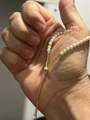 Pulseira Delicada com Pérolas Gravata