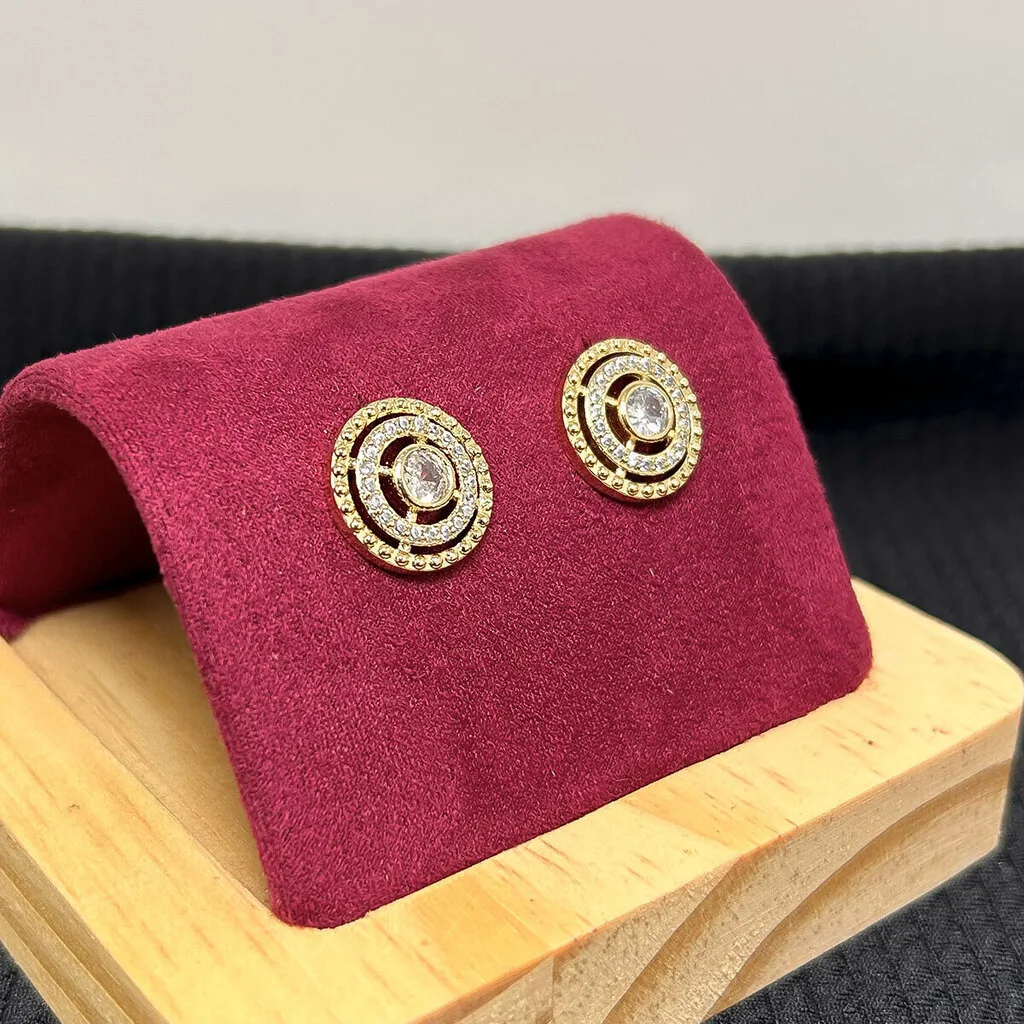 BRINCO PIZZA BORDA ESFERA CRAVEJADA BANHADO A OURO 18K