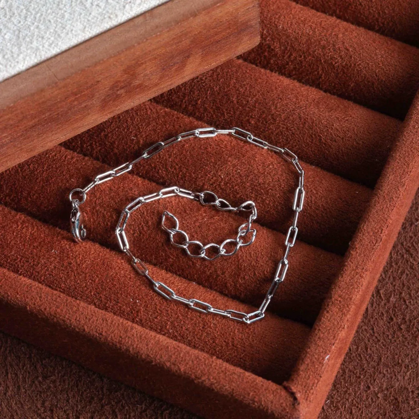 pulseira de elos finos prateada