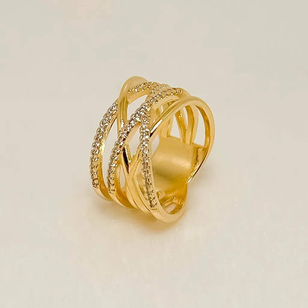 ANEL DETALHADO CRAVEJADO COM ZIRCÔNIAS - BANHO OURO 18K