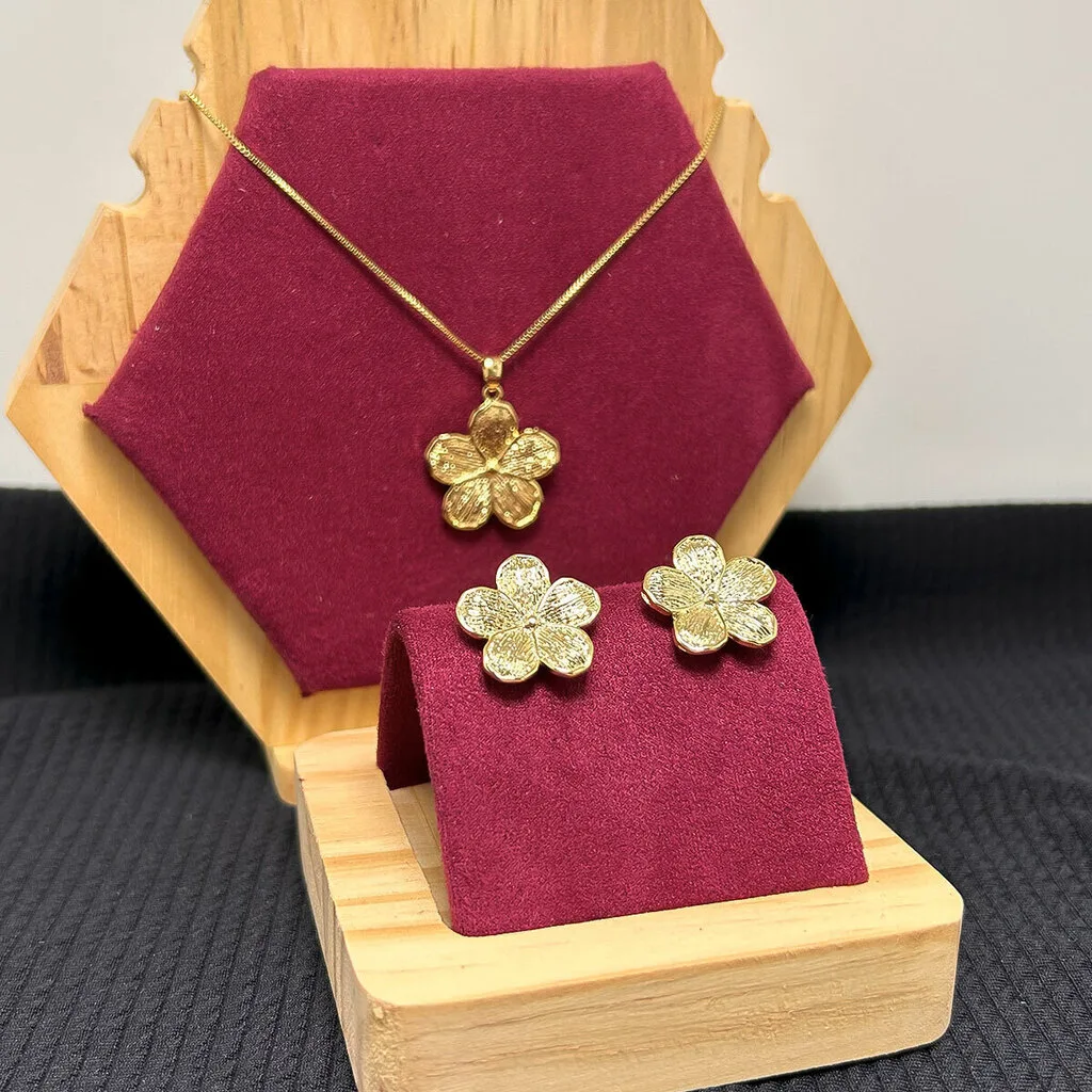 CONJUNTO FLOR BANHADO A OURO 18K