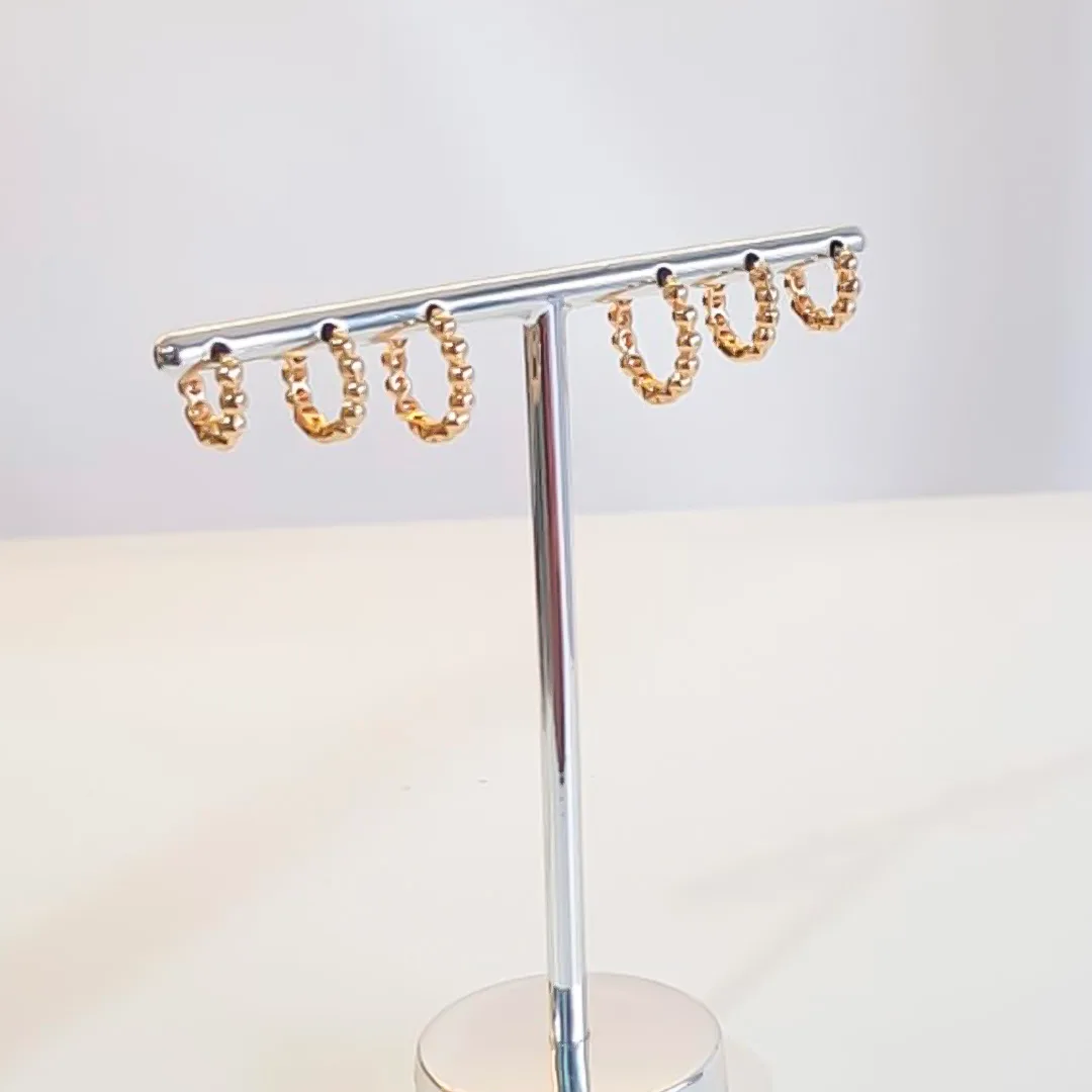 brincos argola pequena com bolinhas