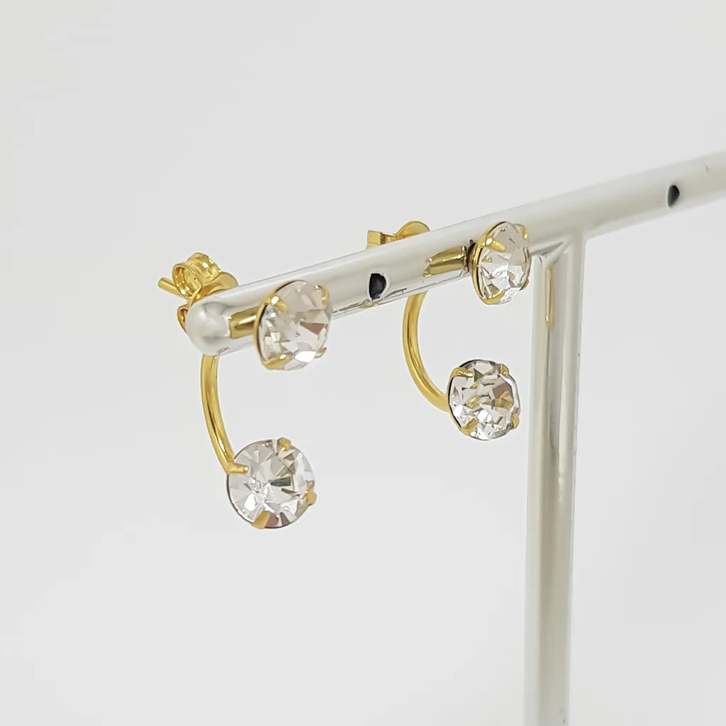 Brinco fixo com dois strass 6mm cristal. Estilo "Grace Kelly BANHADO A OURO 18K