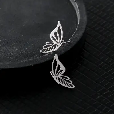 brincos borboleta vazados prateados
