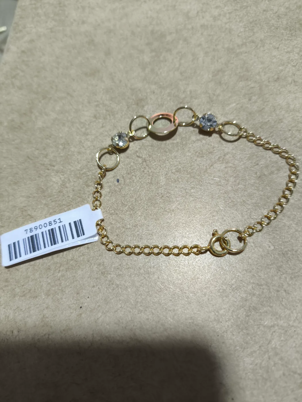 pulseira delicada com pedras transparentes