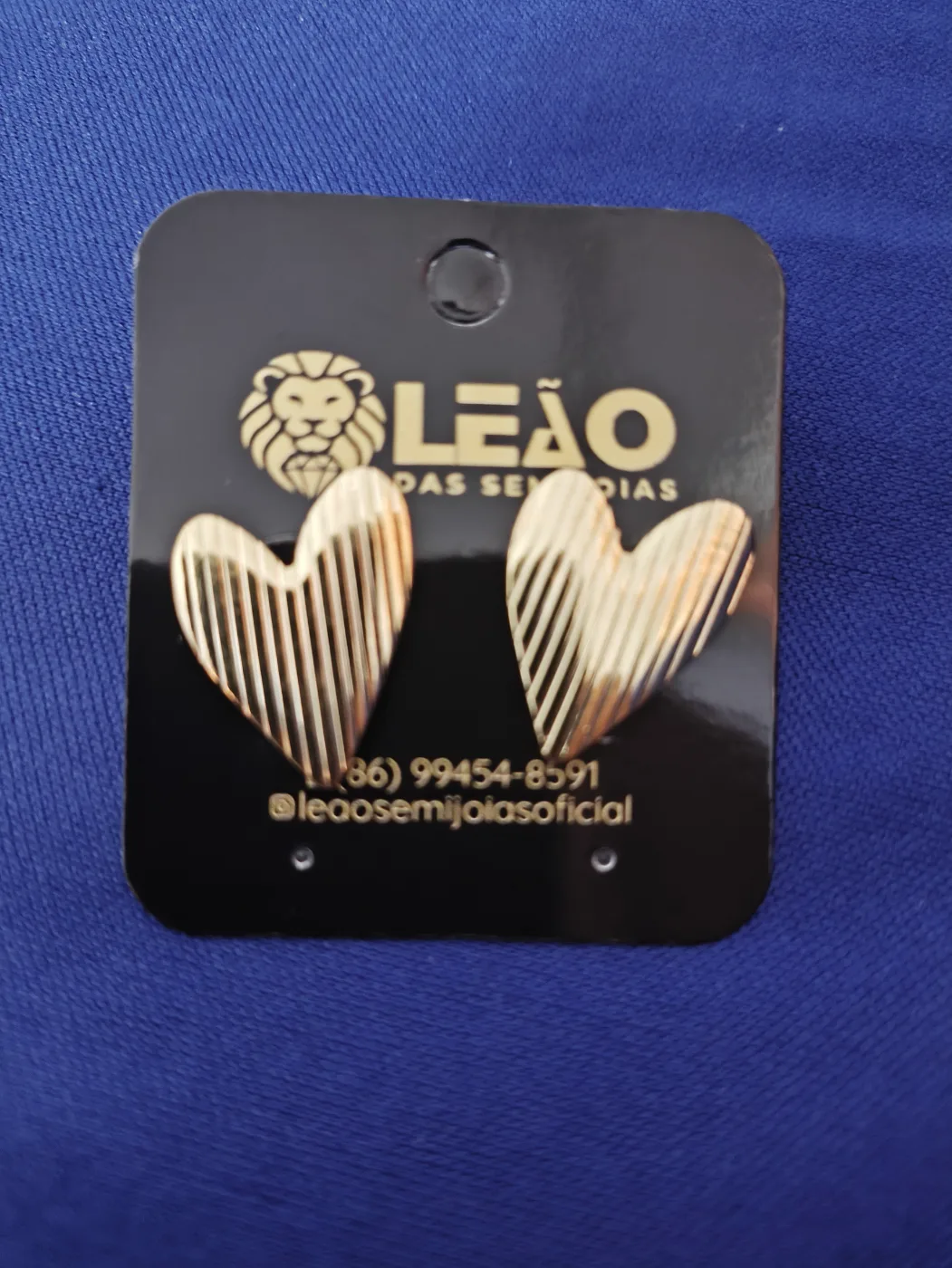 345118 Brinco coração listrado