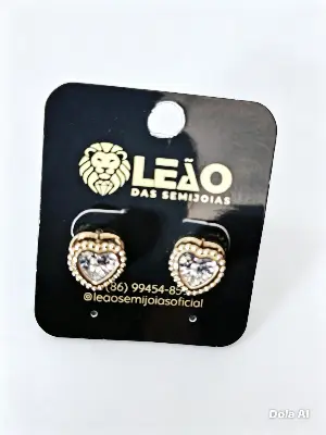 484053 Brinco Coração com Pedra Central – Leão das Semijoias