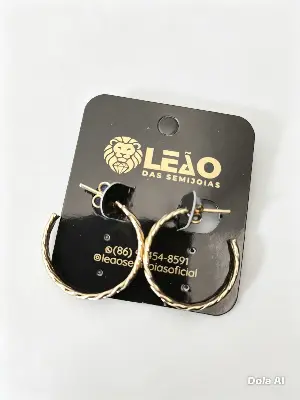 025256 Brinco Argola Torcida – Leão das Semijoias