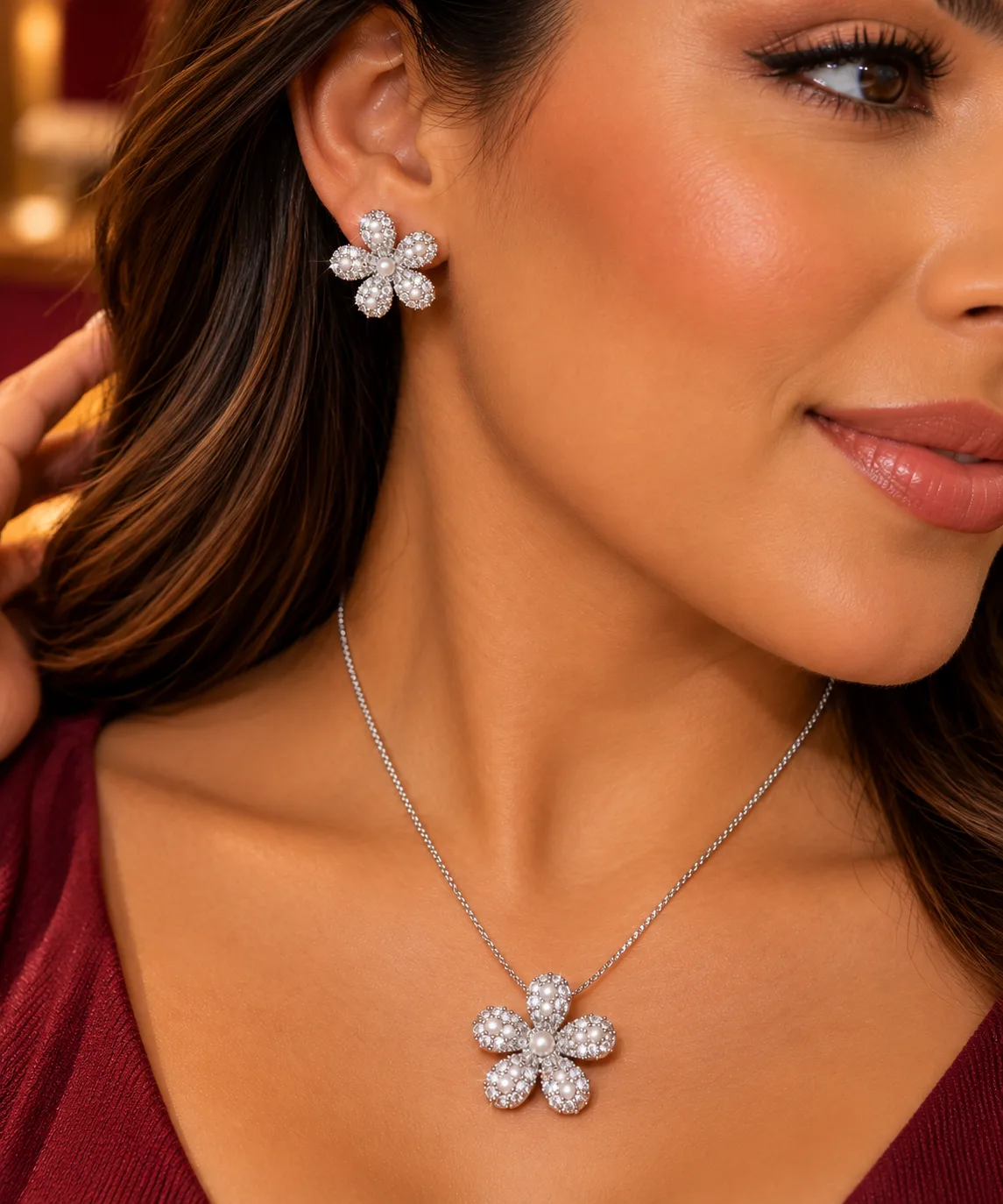 conjunto de brinco e colar flor com pérolas e pedras
