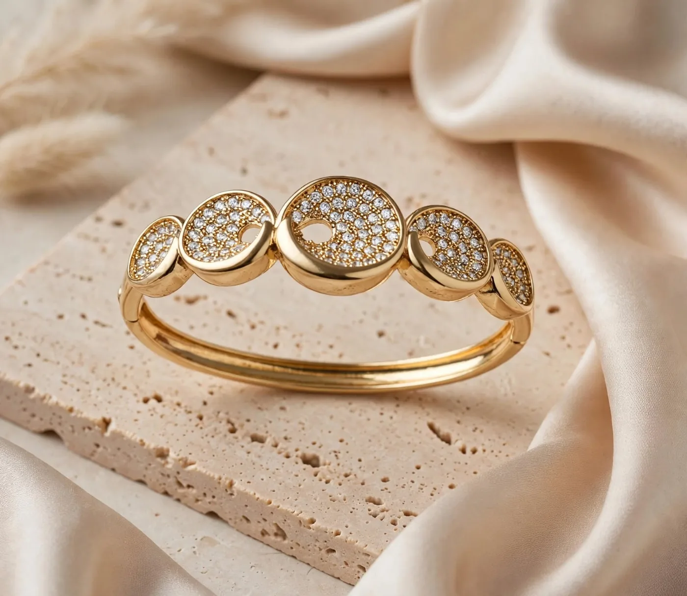 Bracelete Banho Ouro com Microzirconias — foto 1 de 4