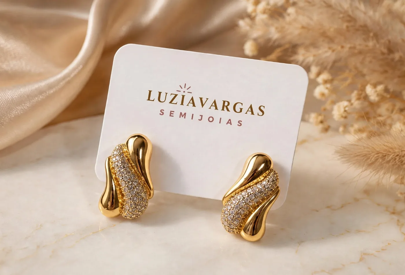 Brinco Ondulado Médio com Zirconia — foto 1 de 2