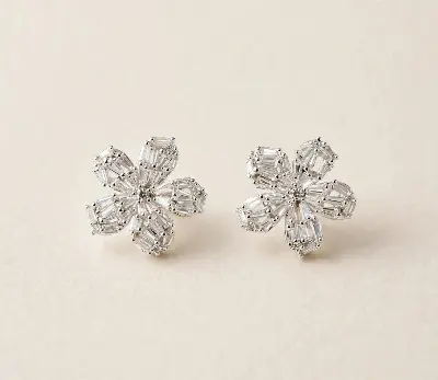 Brinco Estilo Flor com Zirconias Banho Prata