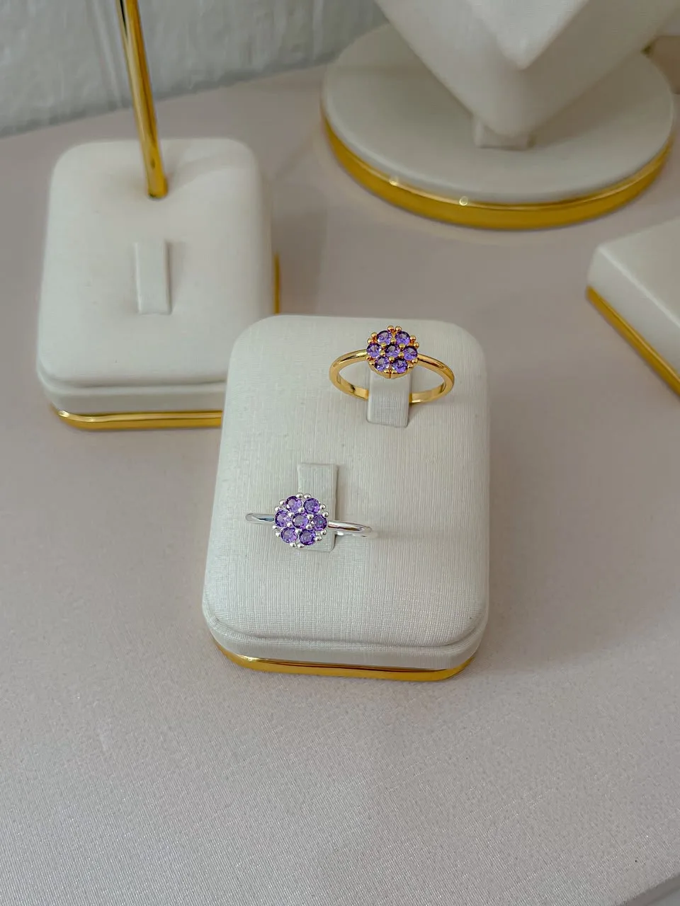 Anel fflor lavanda banho Ouro