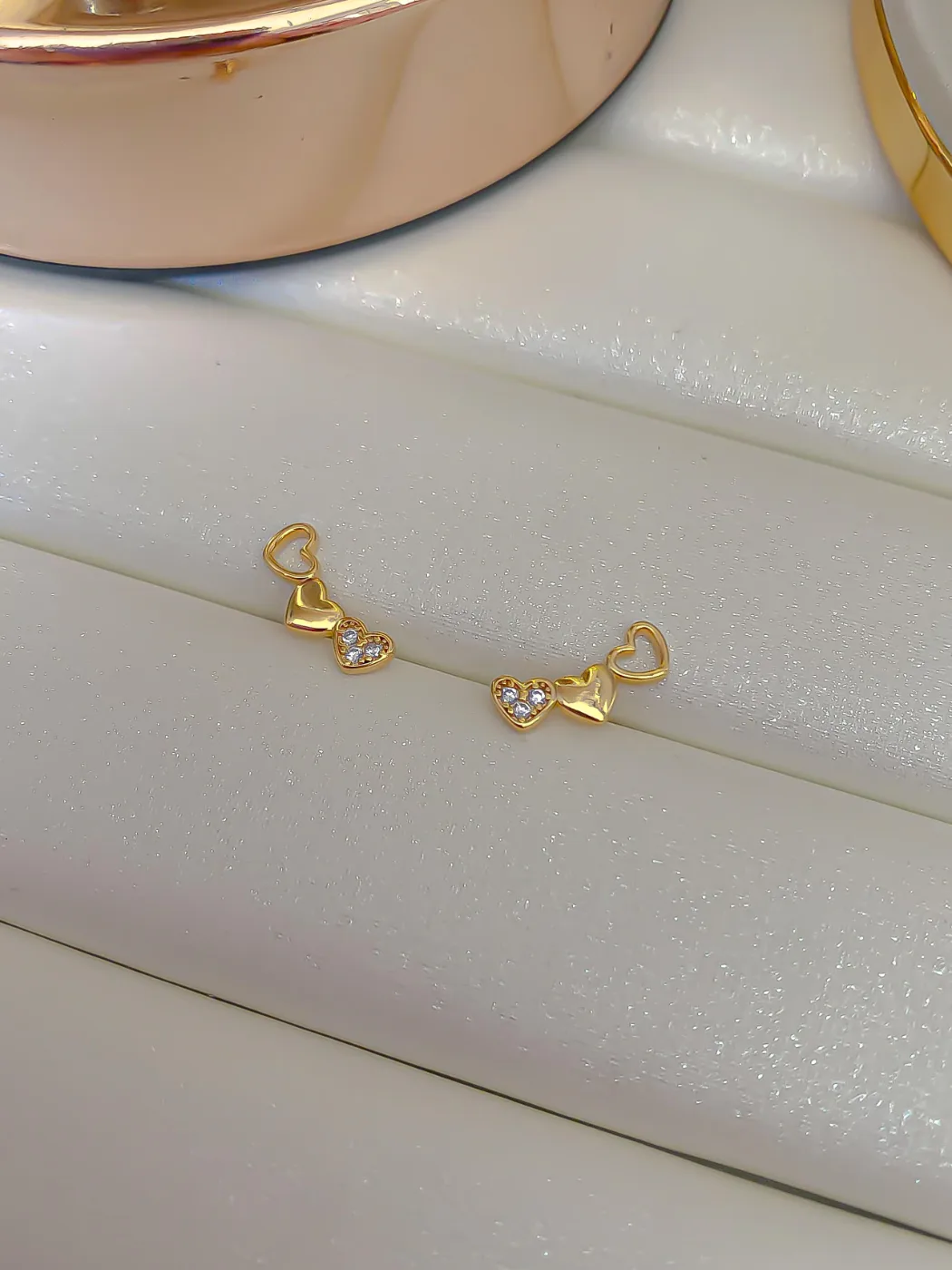 BRINCO EARCUFF CORAÇÕES P