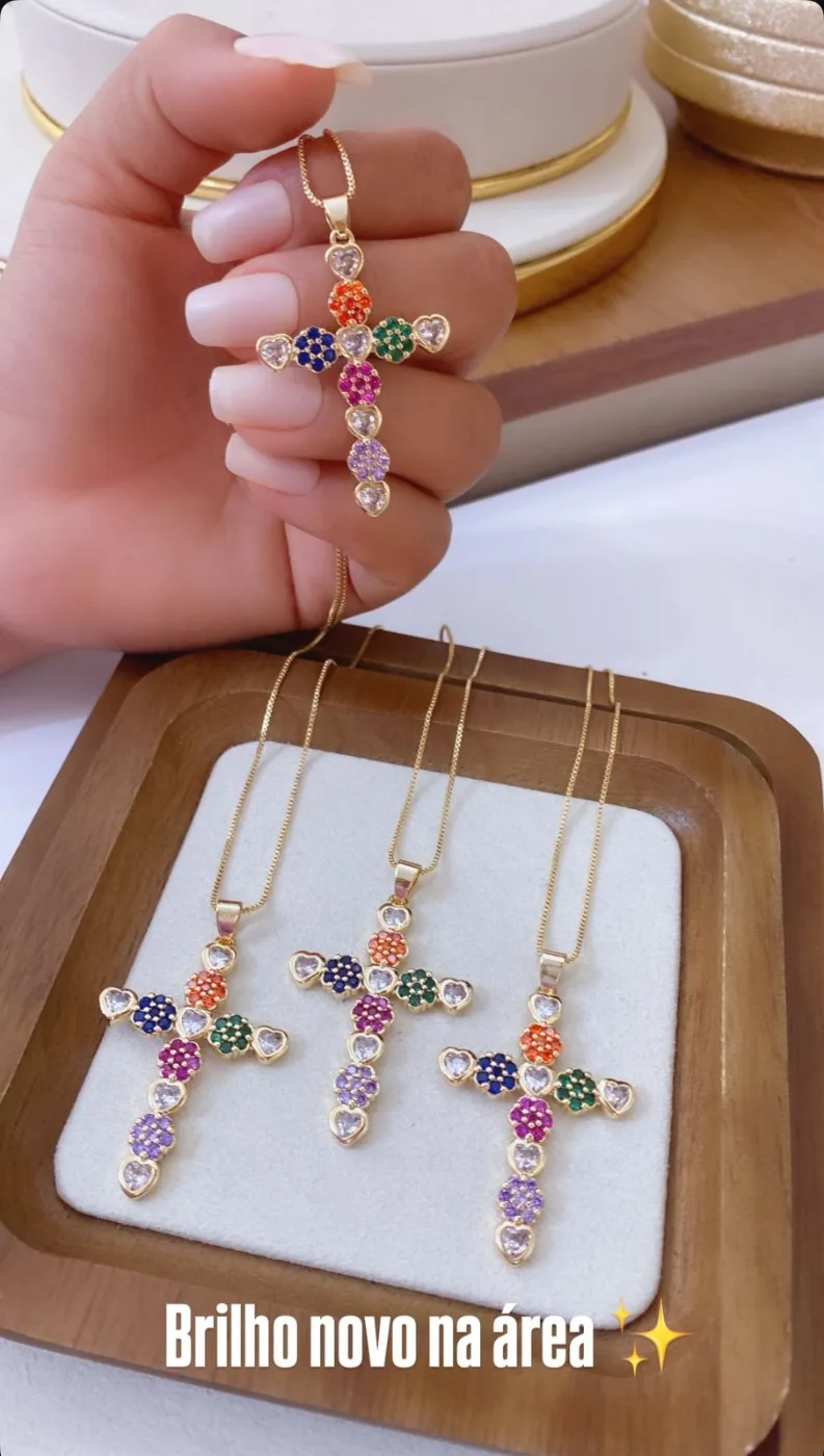 COLAR CRUCIFIXO CRAVEJADO
