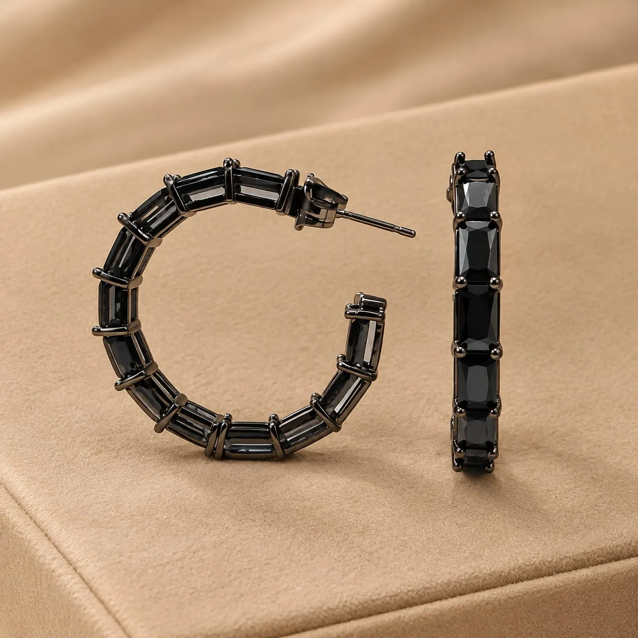 BRINCO ARGOLA CRAVEJADO NEGRO